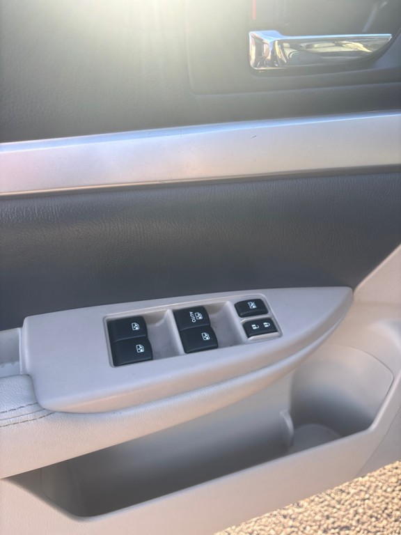 2013 Subaru Legacy Image 15