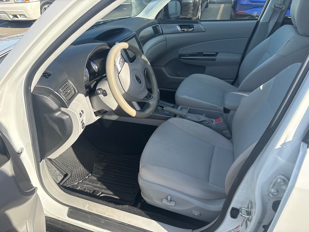 2013 Subaru Forester Image 12