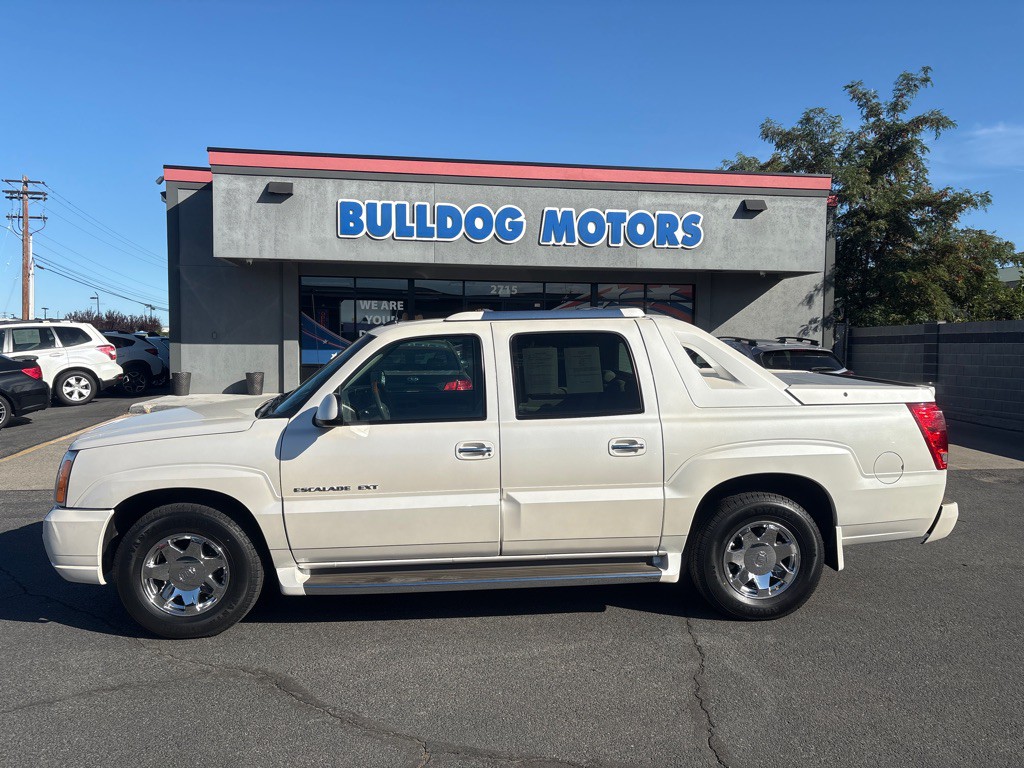 2004 Cadillac Escalade Image 2