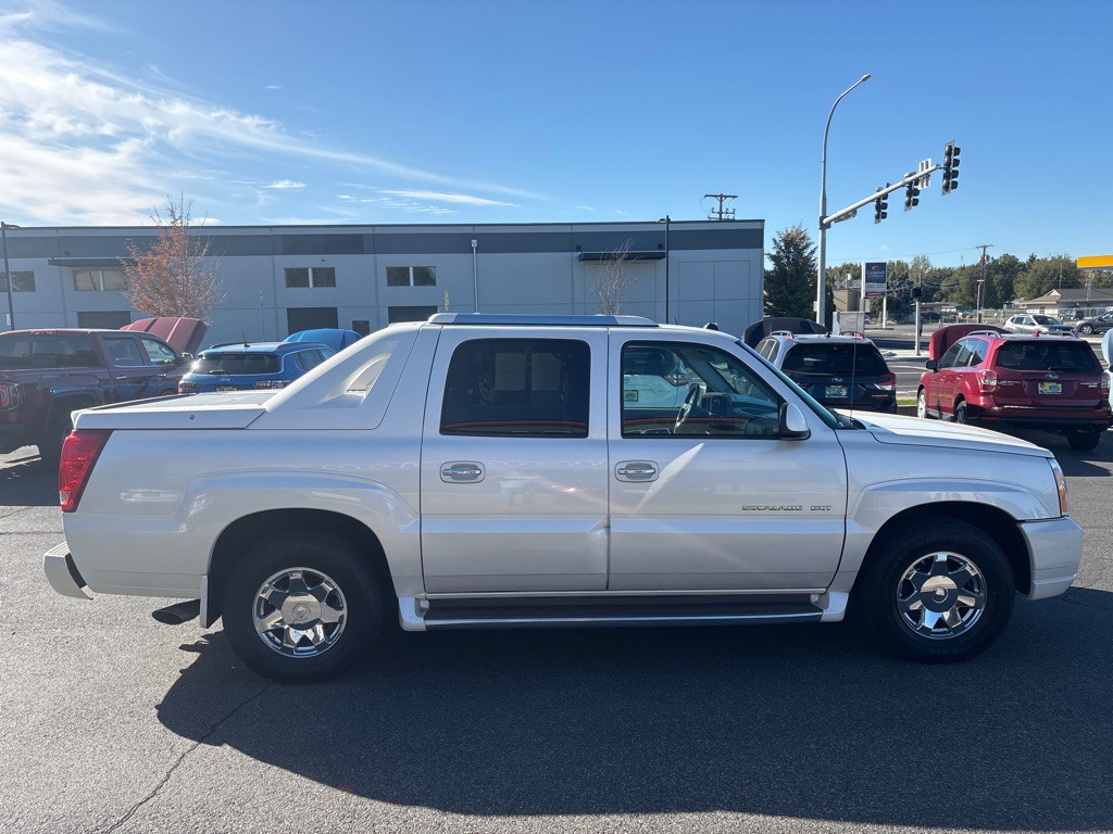 2004 Cadillac Escalade Image 6