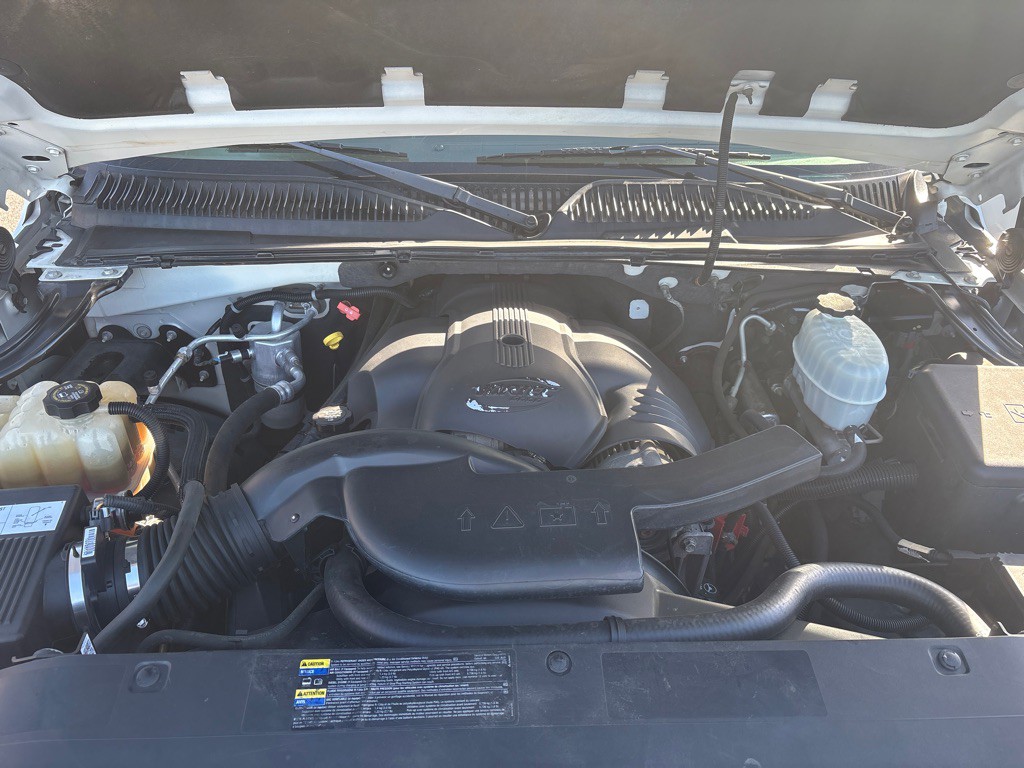 2004 Cadillac Escalade Image 10