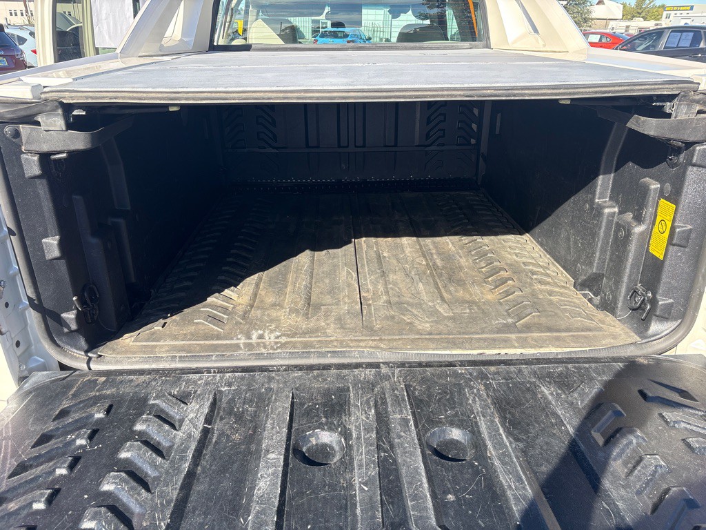2004 Cadillac Escalade Image 12