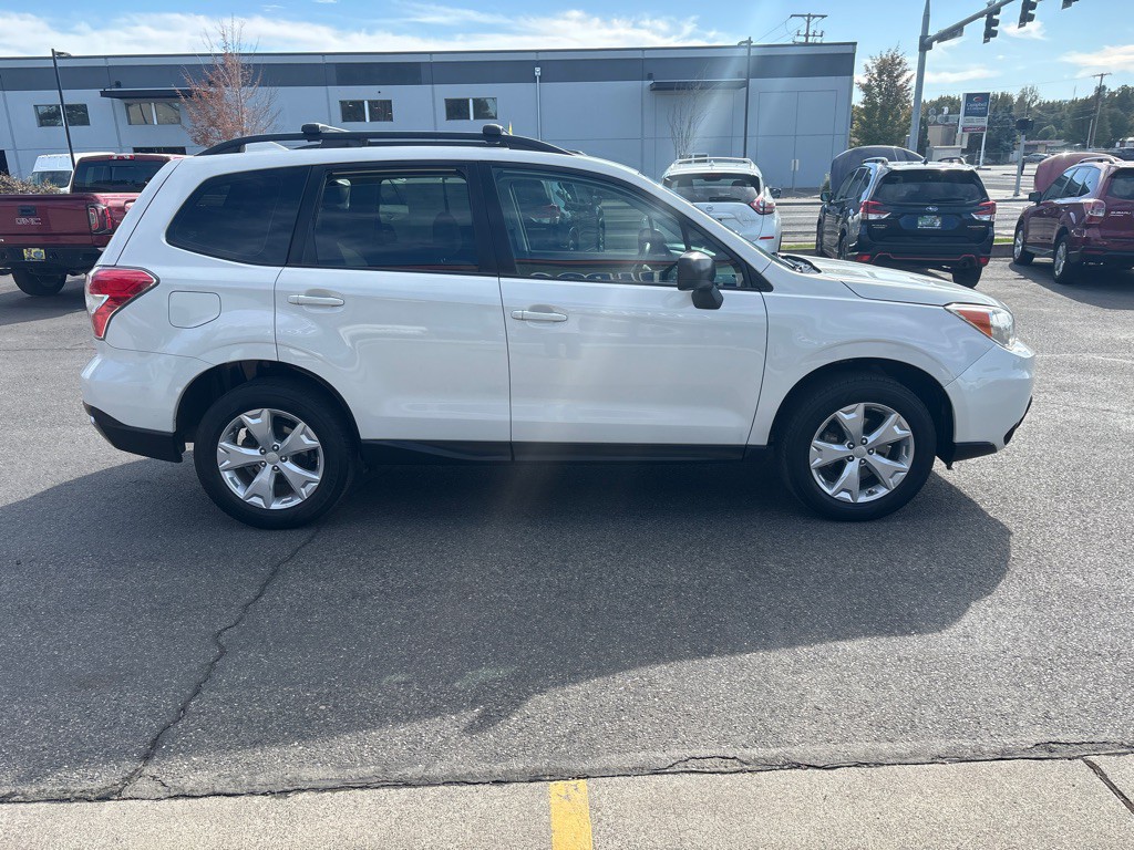 2016 Subaru Forester Image 6