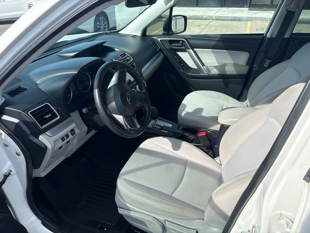 2016 Subaru Forester Image 12