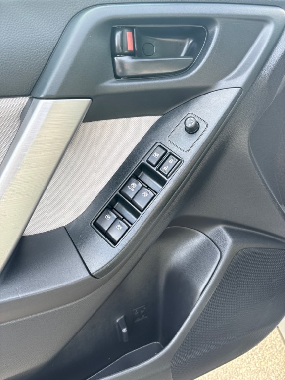 2016 Subaru Forester Image 14