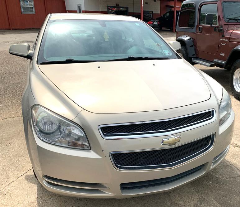 2011 Chevrolet Malibu Image 3