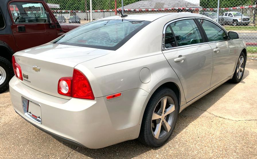 2011 Chevrolet Malibu Image 4