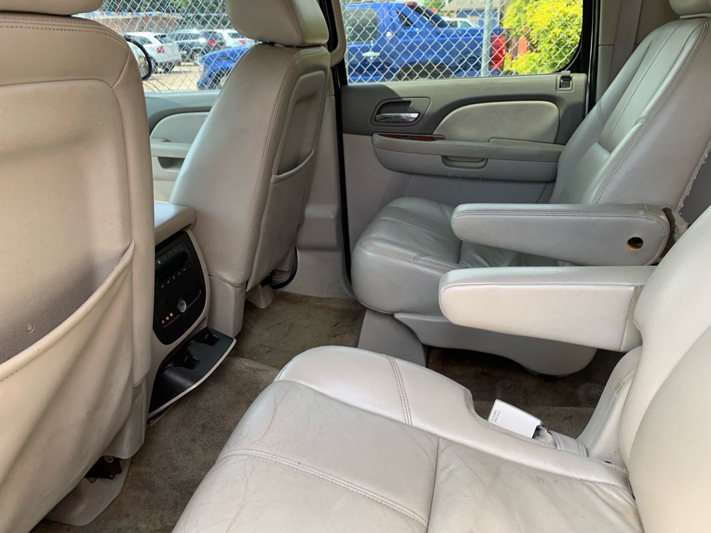 2014 Chevrolet Suburban Image 8