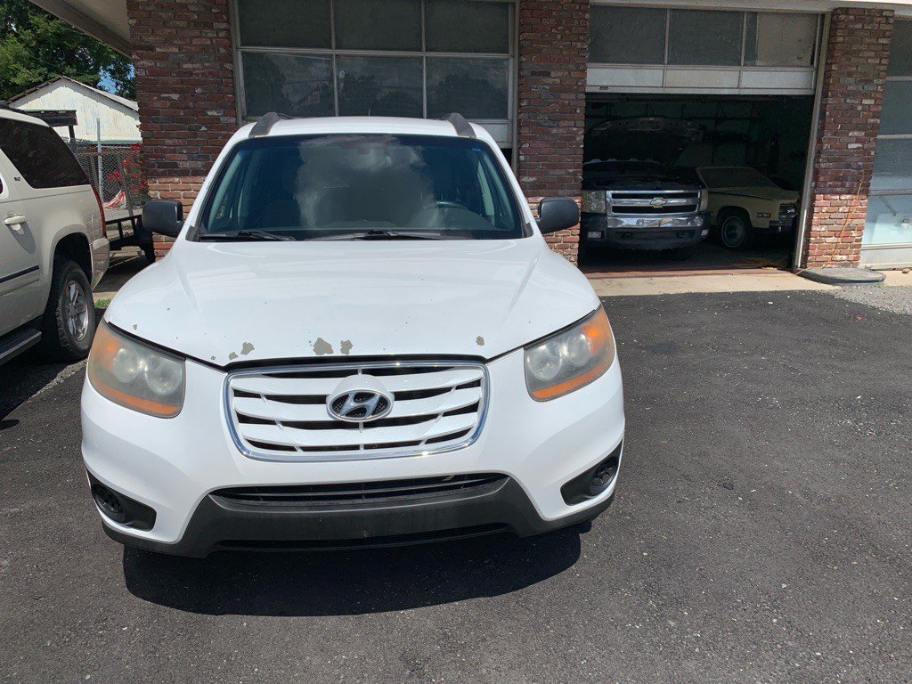 2011 Hyundai Santa Fe Image 2