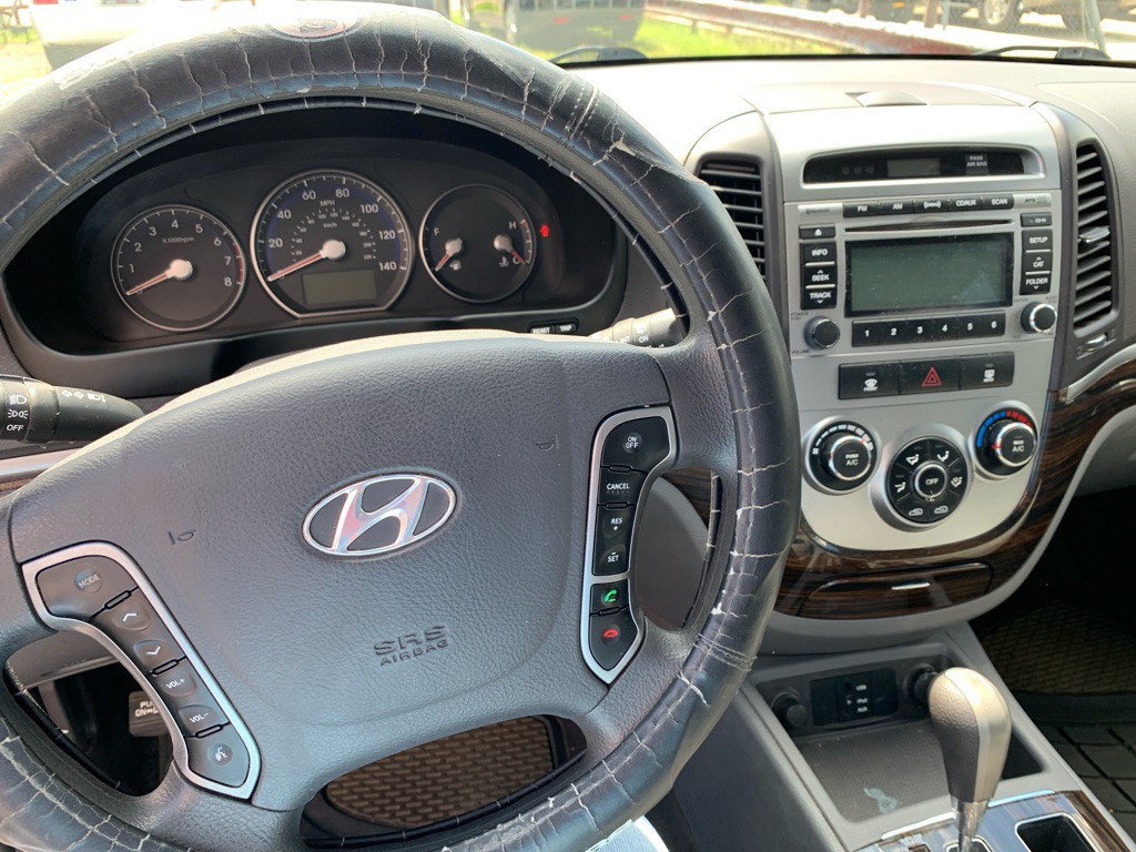 2011 Hyundai Santa Fe Image 10