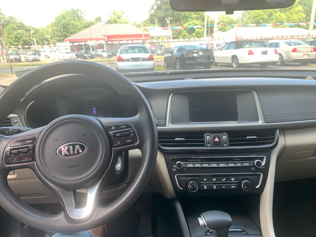 2018 Kia Optima Image 8