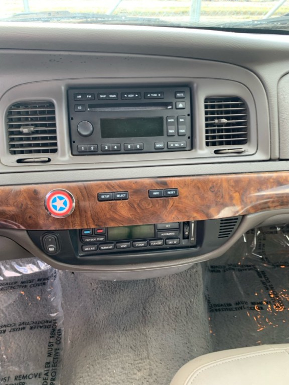2007 Mercury Grand Marquis Image 12