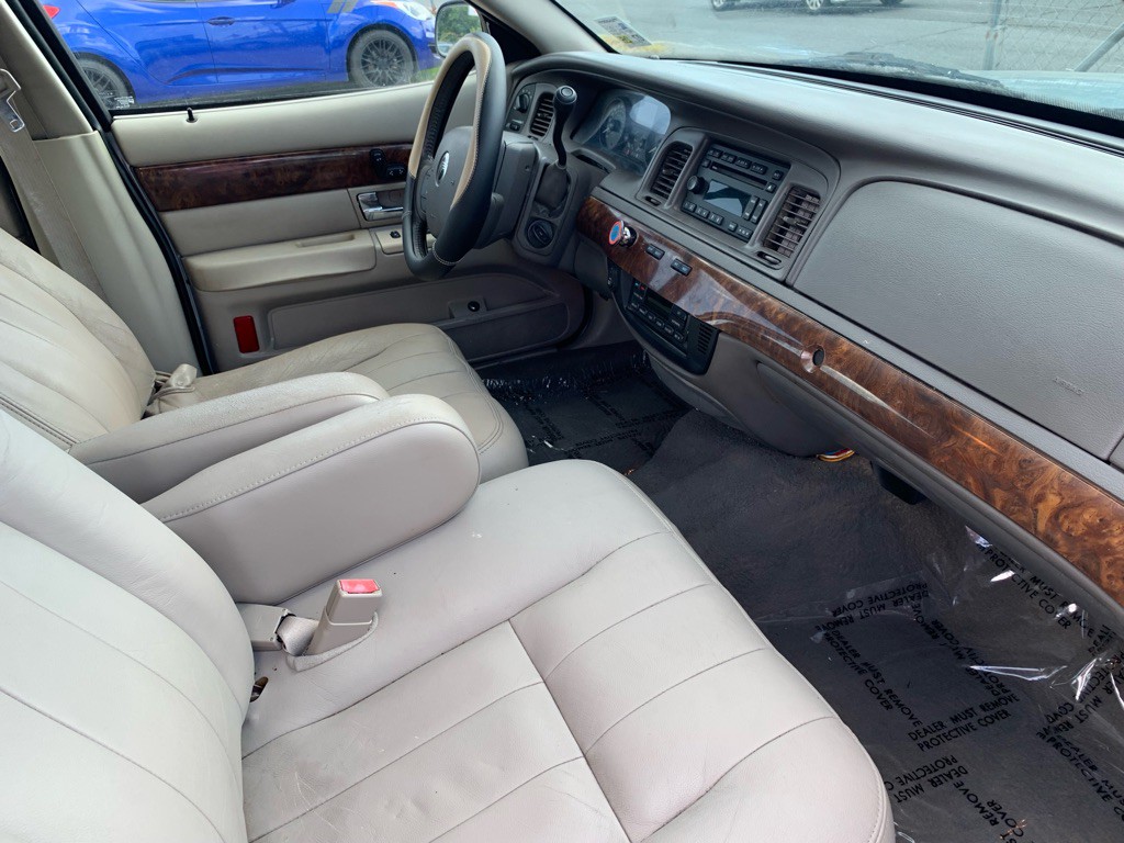 2007 Mercury Grand Marquis Image 13