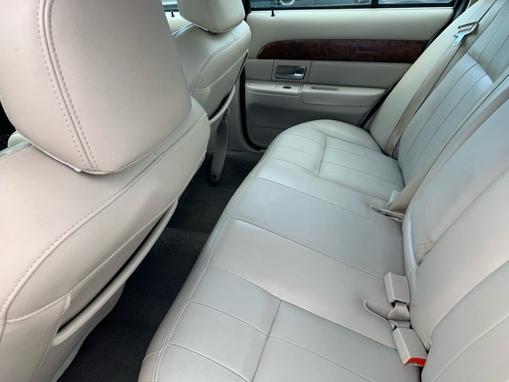 2007 Mercury Grand Marquis Image 14