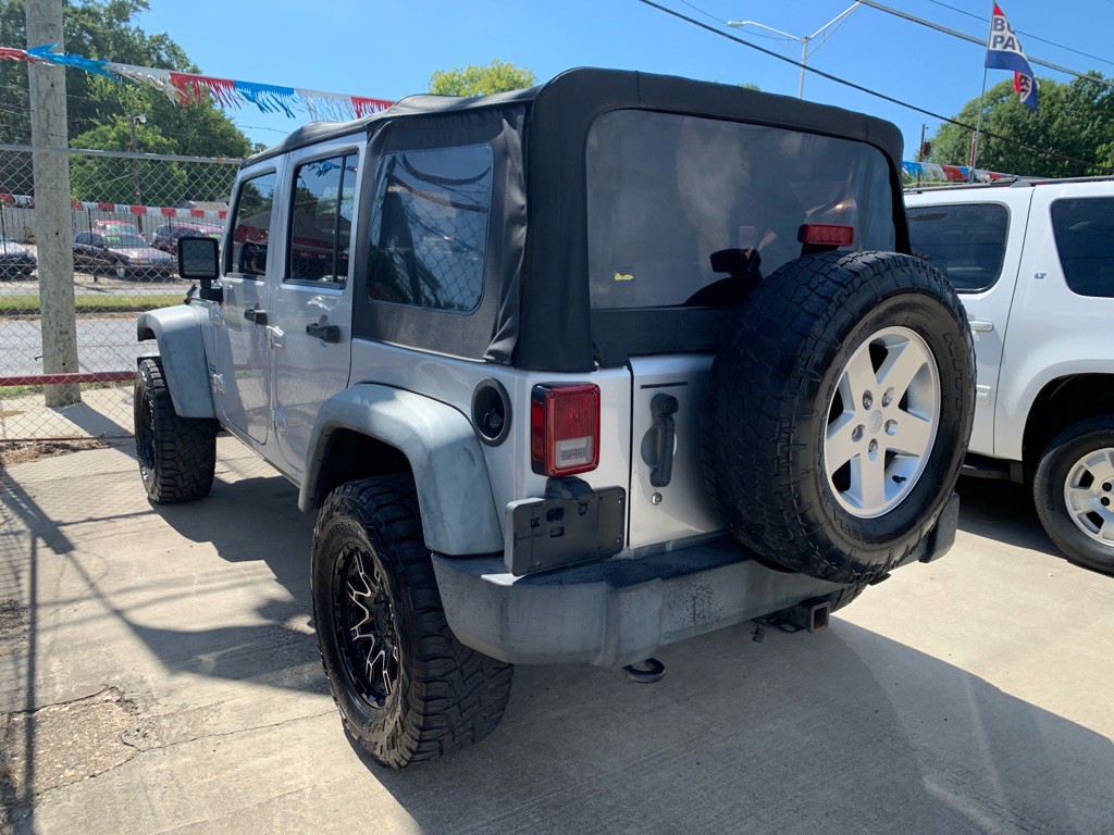 2012 Jeep Wrangler Unlimited Image 1