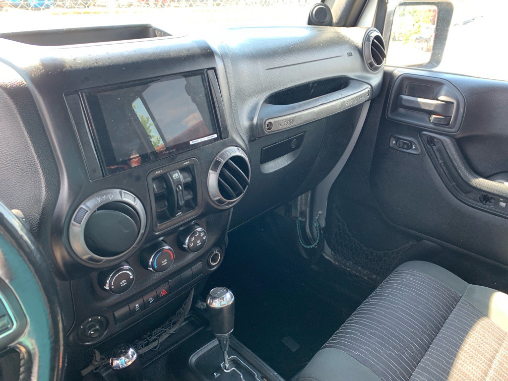 2012 Jeep Wrangler Unlimited Image 9