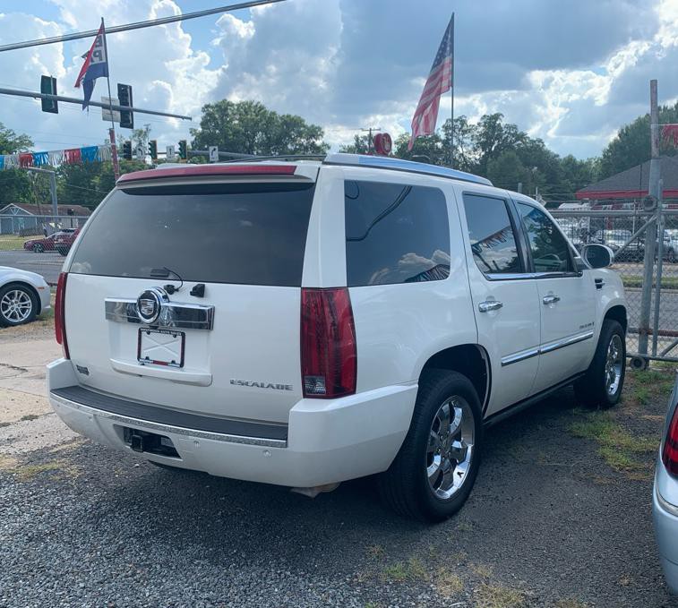 2007 Cadillac Escalade Image 3