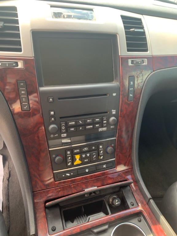 2007 Cadillac Escalade Image 8
