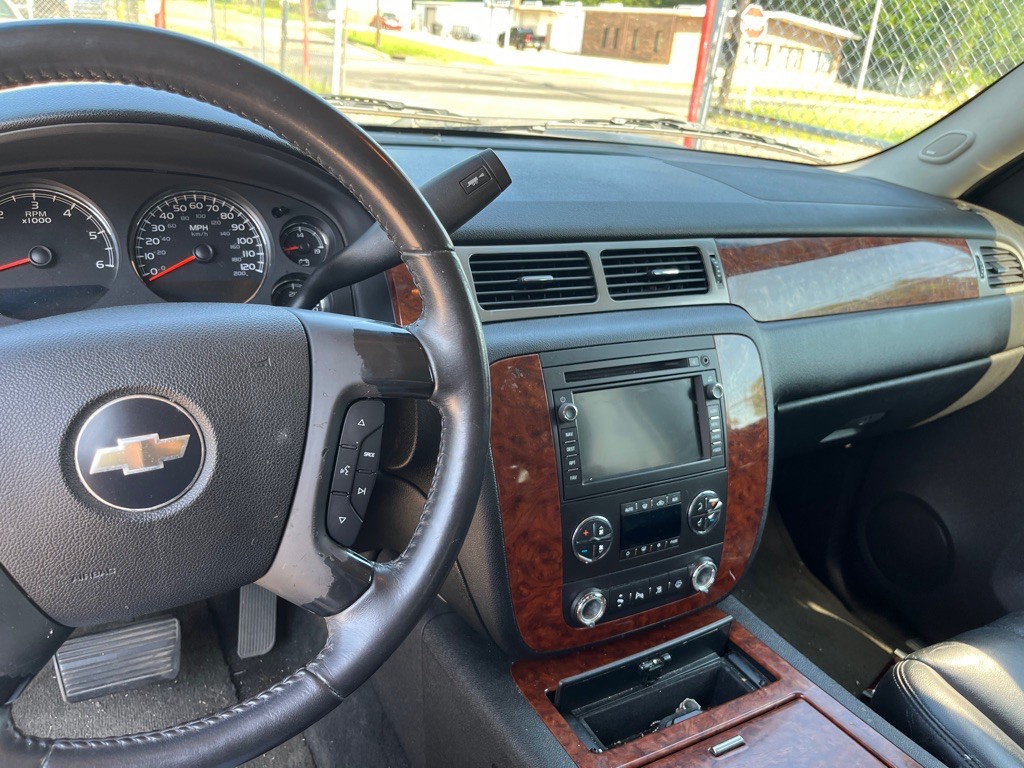 2008 Chevrolet Suburban Image 5