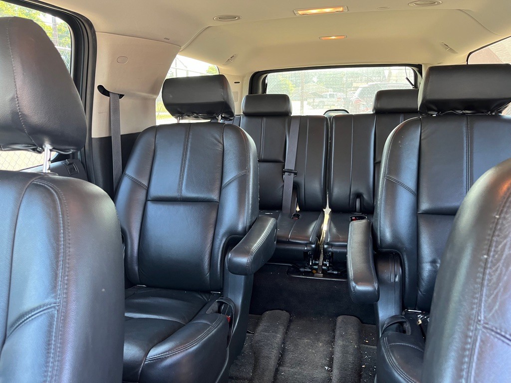 2008 Chevrolet Suburban Image 6