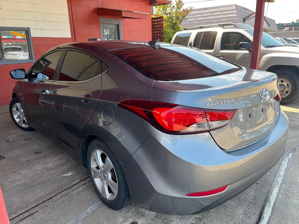 2016 Hyundai Elantra Image 3
