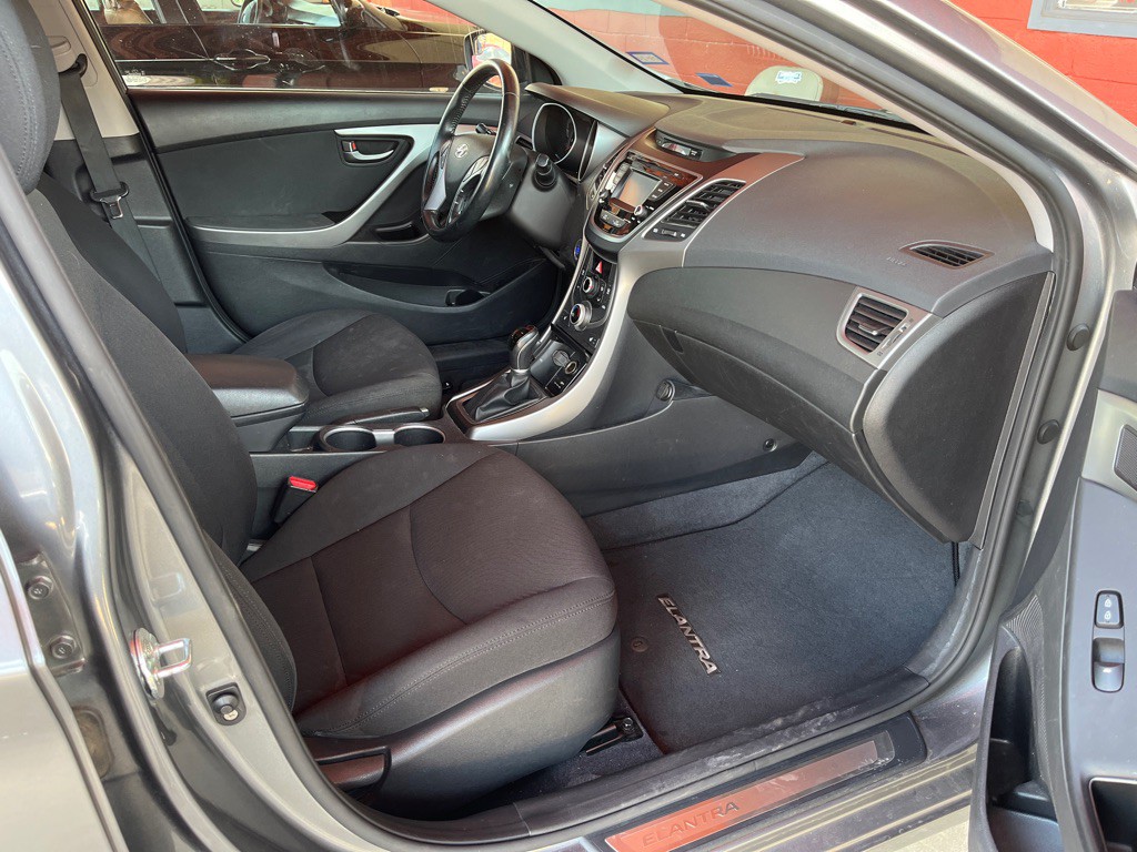 2016 Hyundai Elantra Image 5