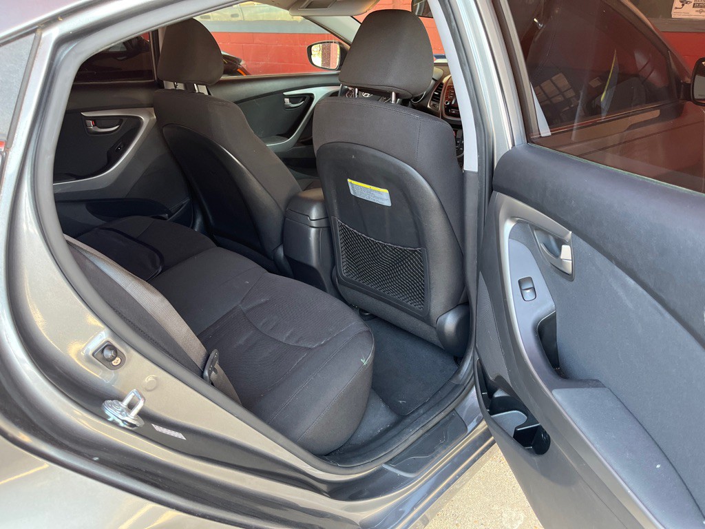2016 Hyundai Elantra Image 6