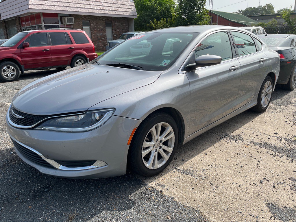 2016 Chrysler 200 Image 2