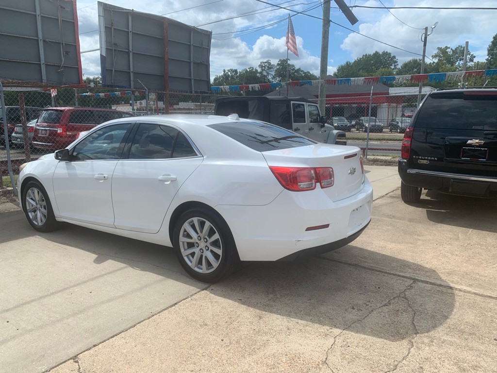 2013 Chevrolet Malibu Image 1