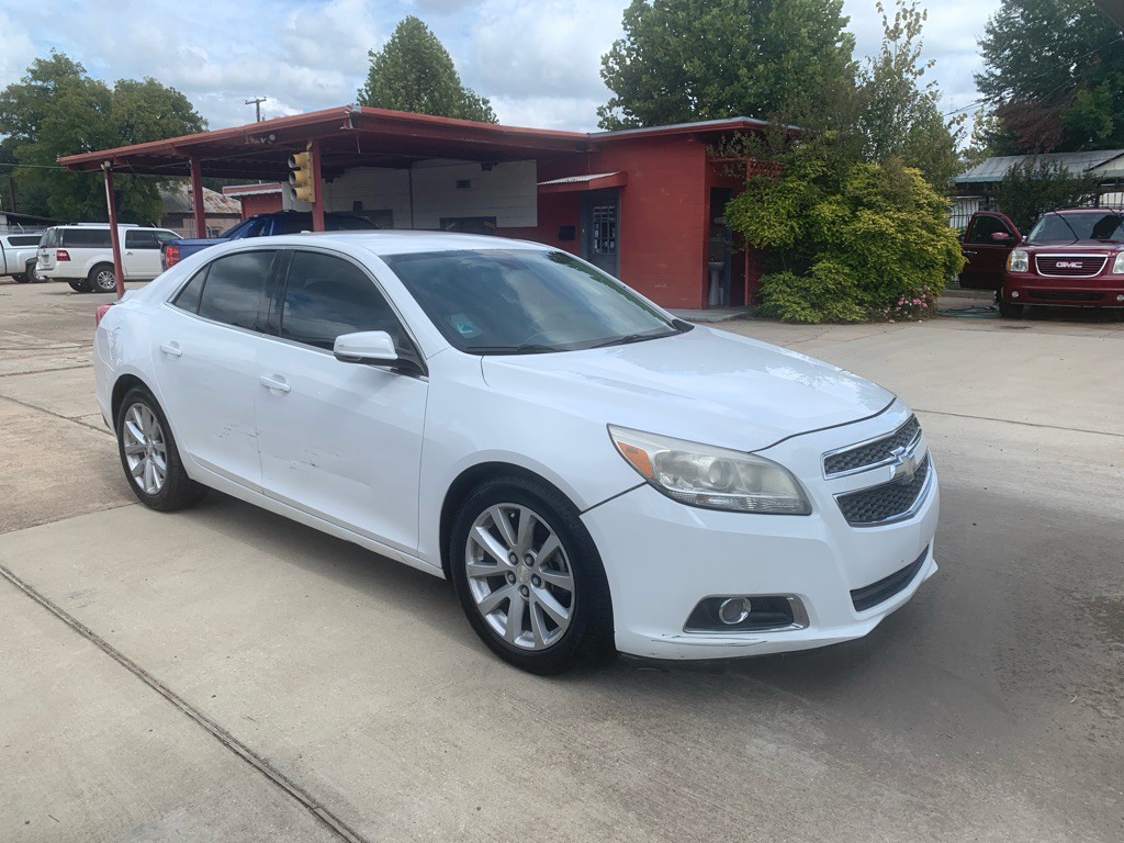 2013 Chevrolet Malibu Image 3