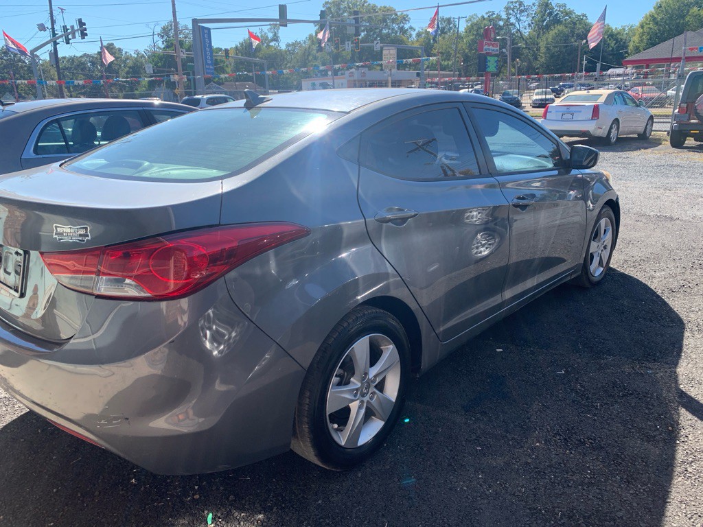 2013 Hyundai Elantra Image 4