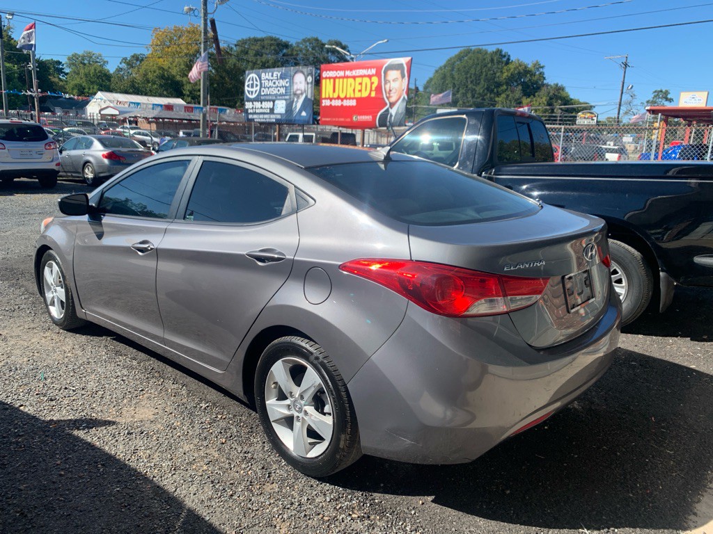 2013 Hyundai Elantra Image 5