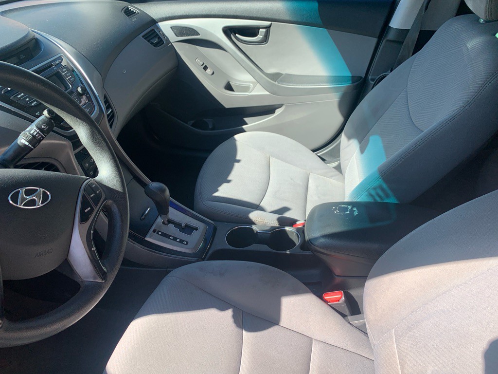2013 Hyundai Elantra Image 6