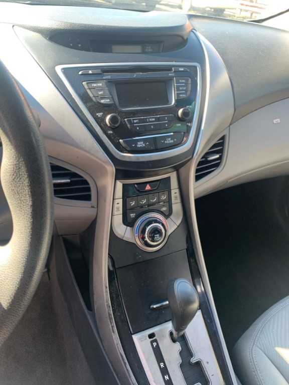 2013 Hyundai Elantra Image 7