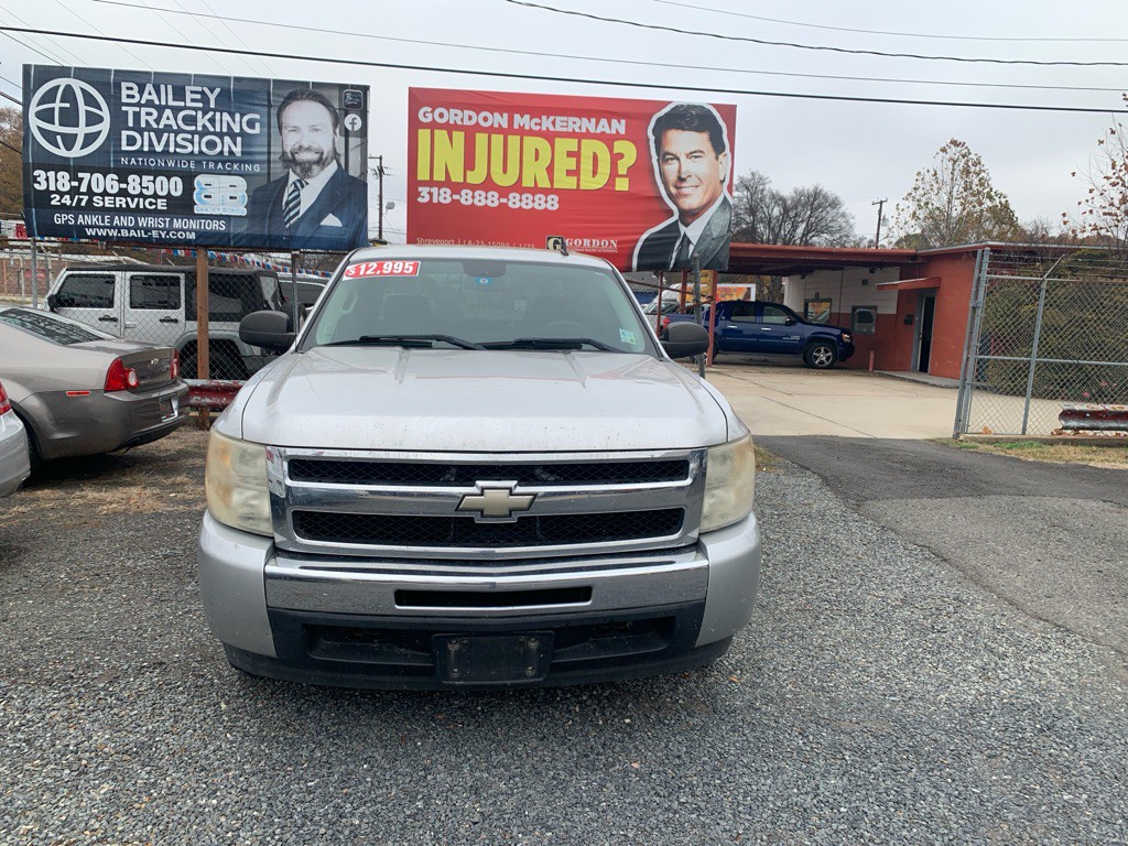 2011 Chevrolet Silverado 1500 Image 2