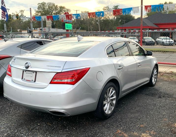 2015 Buick Lacrosse Image 3