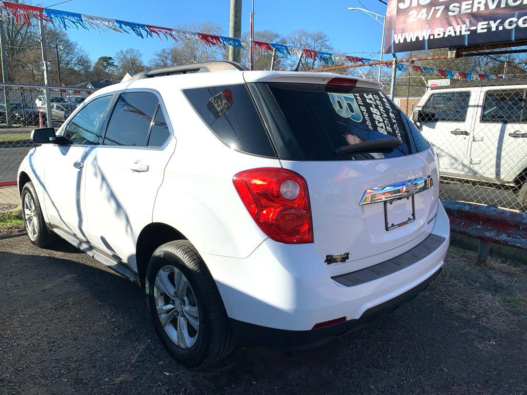 2010 Chevrolet Equinox Image 2