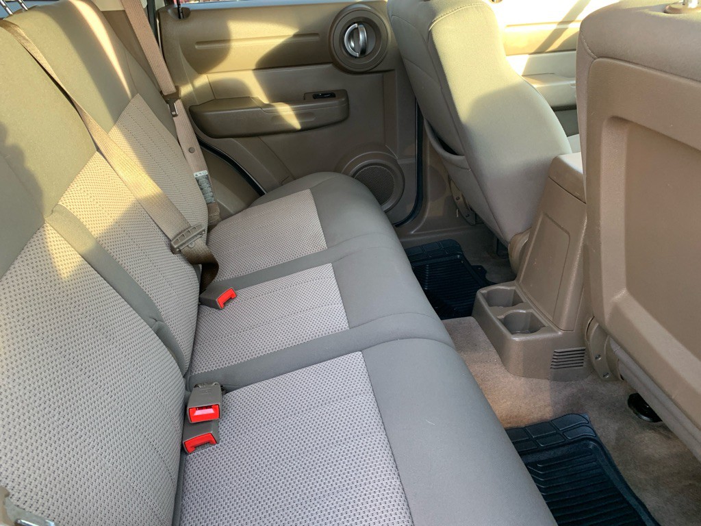 2010 Dodge Nitro Image 11