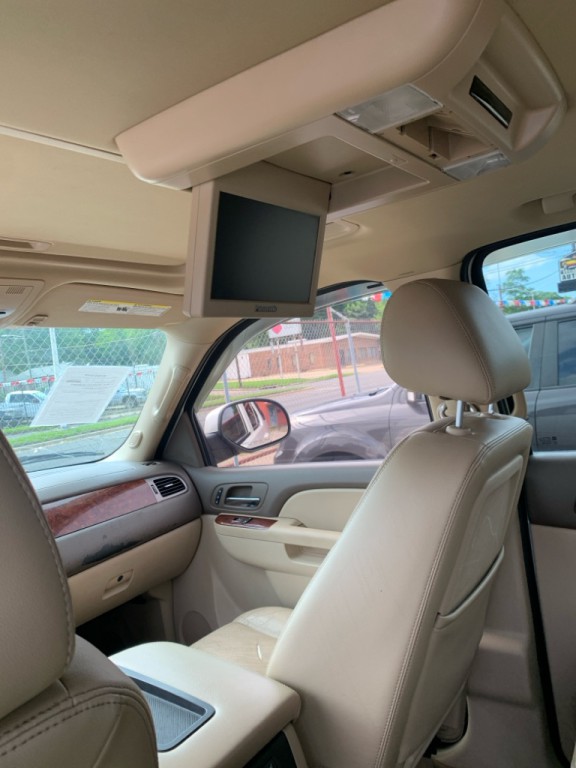 2011 GMC Yukon Image 10