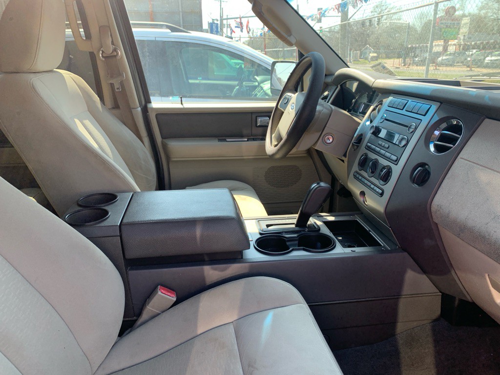 2010 Ford Expedition Image 10