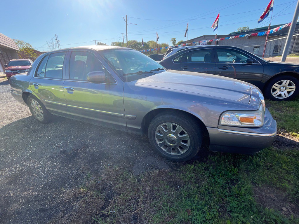 2006 Mercury Grand Marquis Image 2