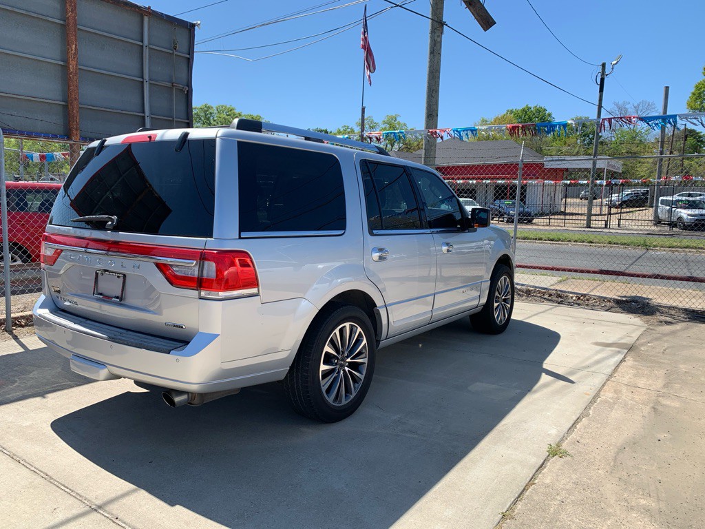 2015 Lincoln Navigator Image 4