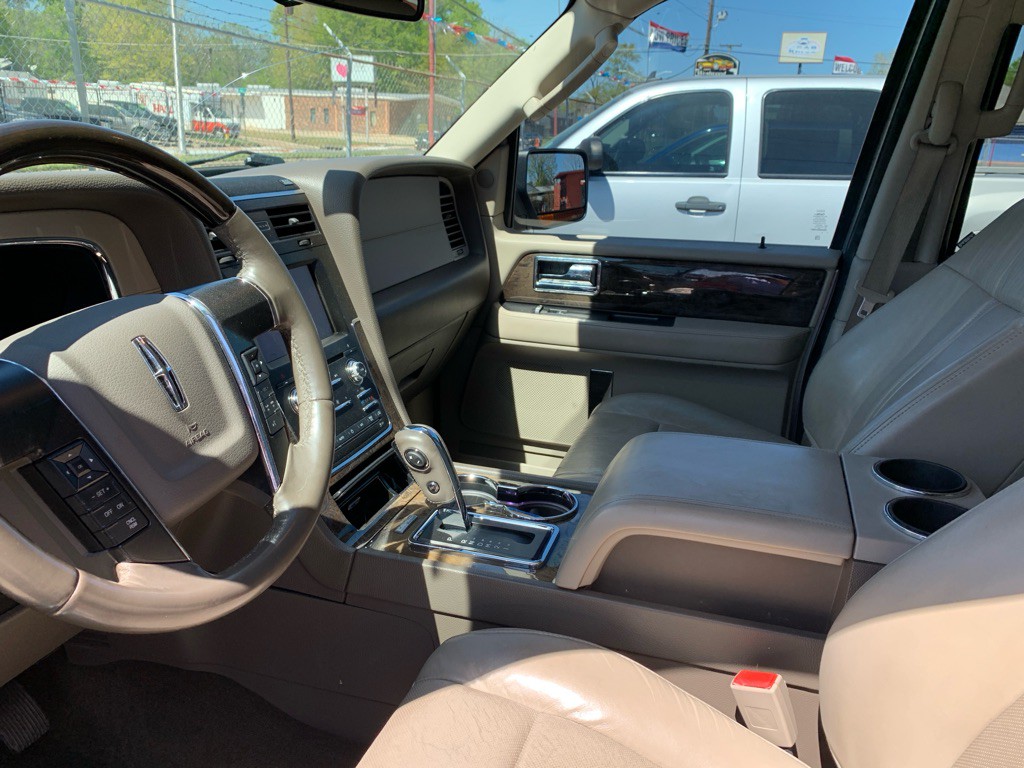 2015 Lincoln Navigator Image 6