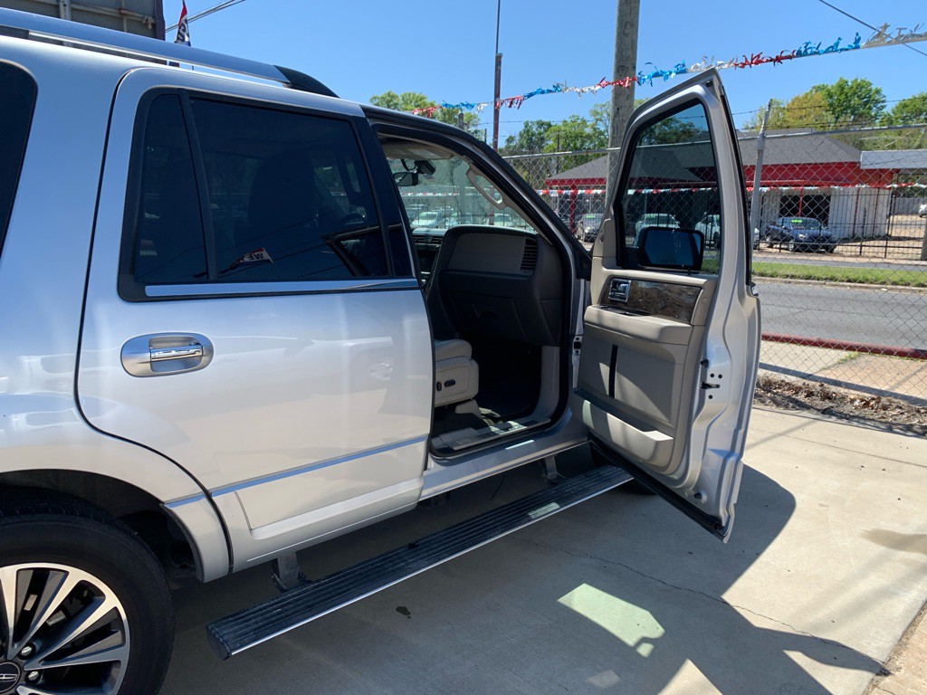 2015 Lincoln Navigator Image 14