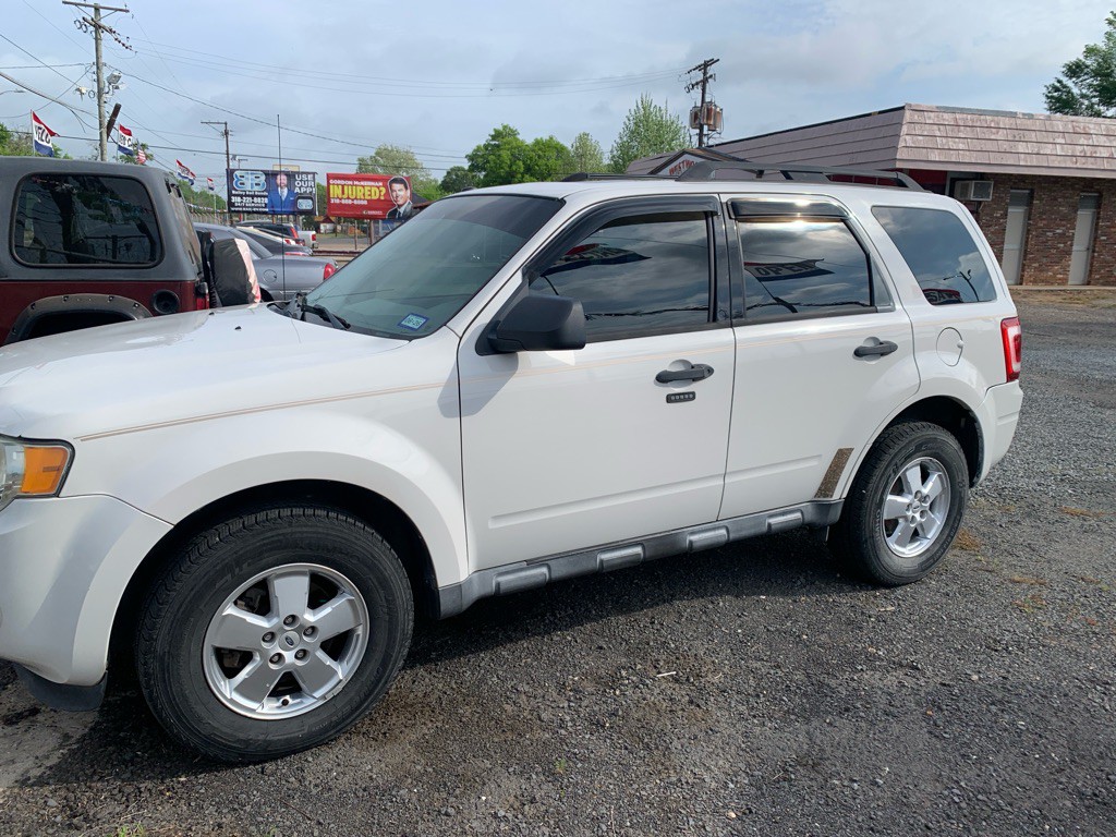 2011 Ford Escape Image 2
