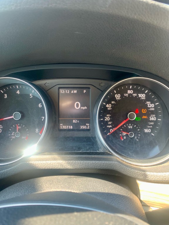 2017 Volkswagen Passat Image 9