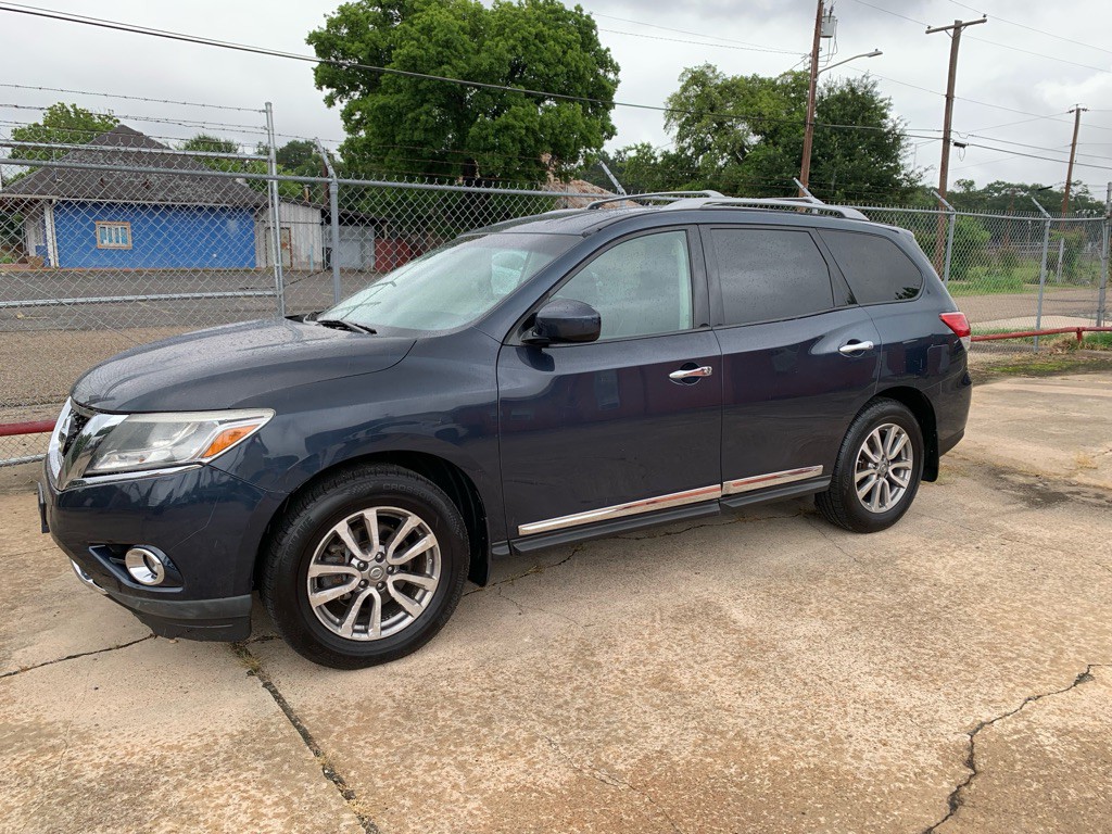 2014 Nissan Pathfinder Image 1