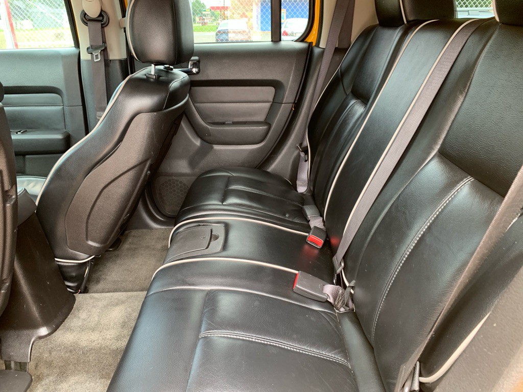 2007 HUMMER H3 Image 9
