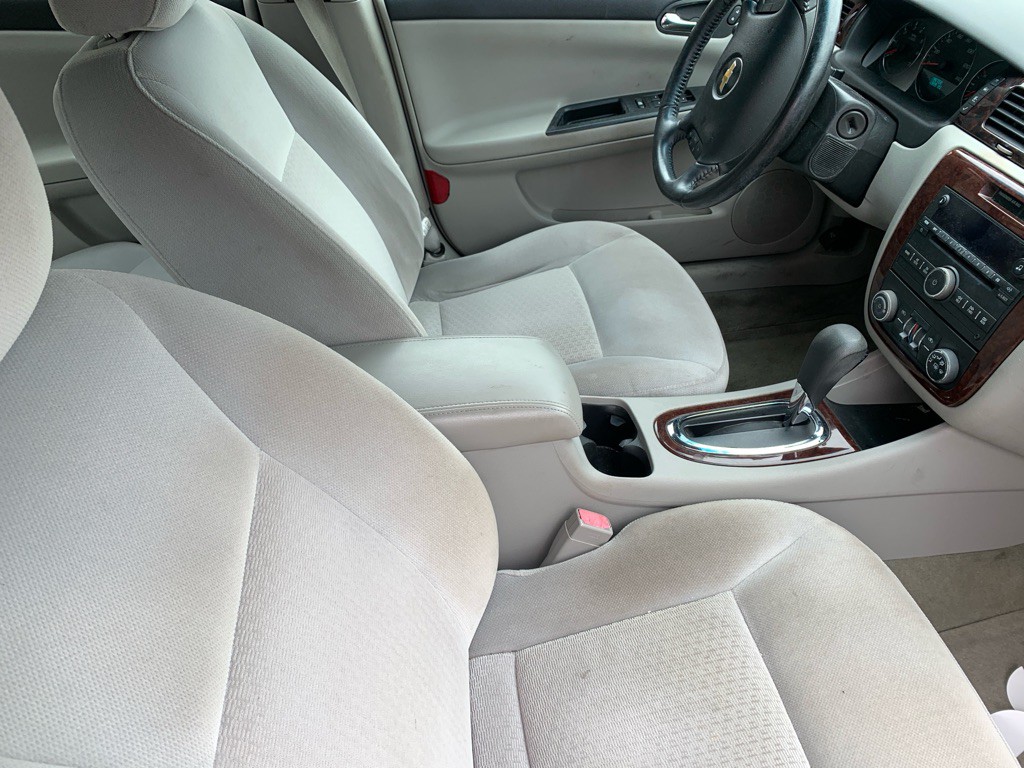 2011 Chevrolet Impala Image 11