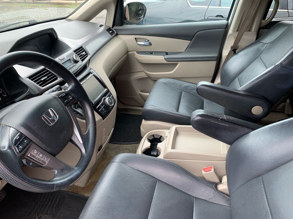 2015 Honda Odyssey Image 6
